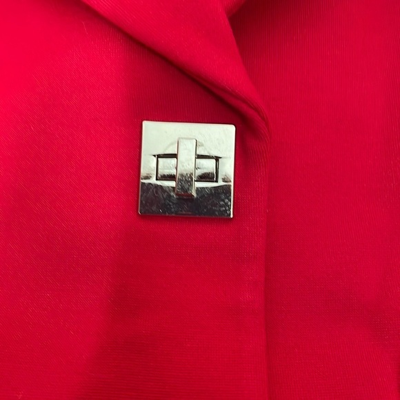 Tommy Hilfiger 3 “button” Cropped Blazer Red Size 6 business causal preppy - Picture 11 of 12